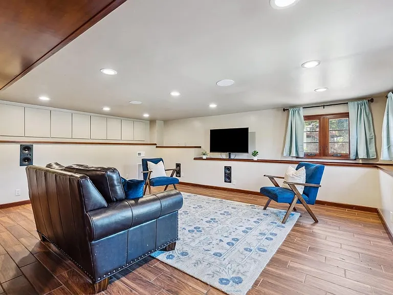 333 Crest Dr — Photo 8