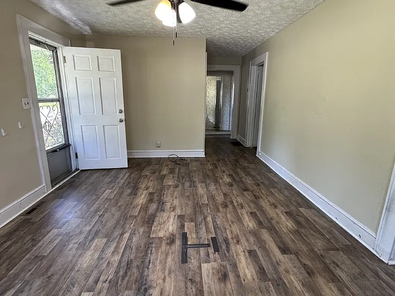 1810 Willow Rd — Photo 5