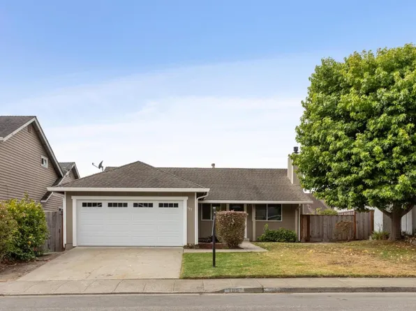 155 Harbour Dr, Half Moon Bay, CA 94019