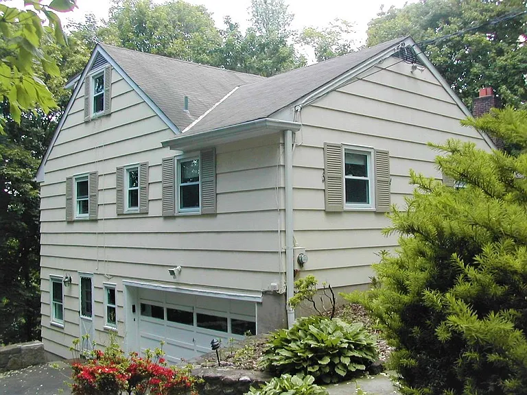 74 Eastview Ave — Photo 8