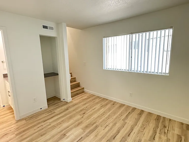 French Park Apartments — Photo 37