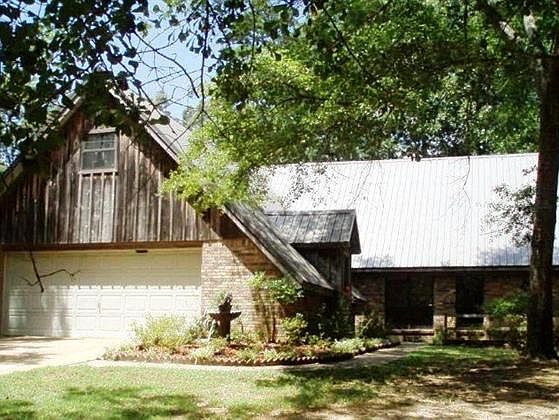 2nd image of 96 Lura Dr