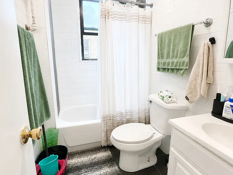 8630 23rd Ave #1A — Photo 4