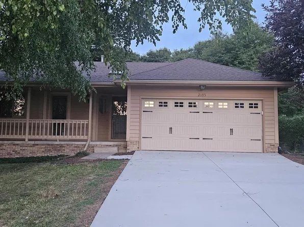 2105 Marilyn Dr, Papillion, NE 68046