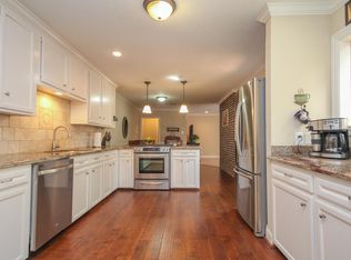 3721 Manor Ln, Dickinson, TX 77539