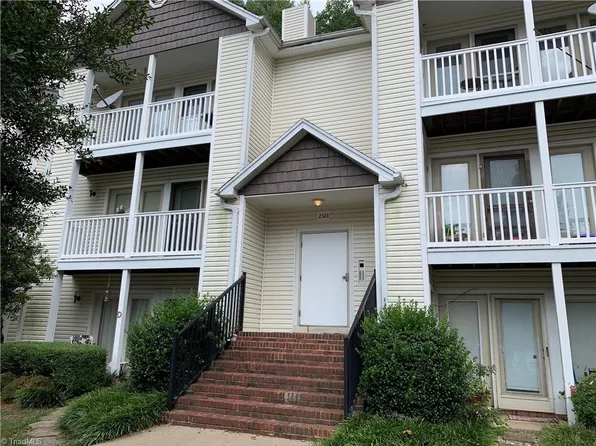 2328 W Vandalia Rd Unit G, Greensboro, NC 27407