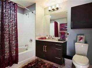 2 Carlyle Ct, Weehawken, NJ 07086