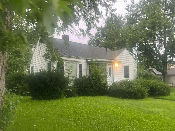 3rd image of 4513 Park St