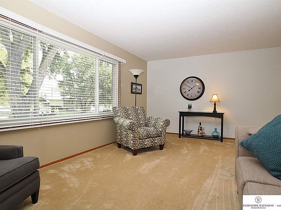 3rd image of 11661 Westwood Ln