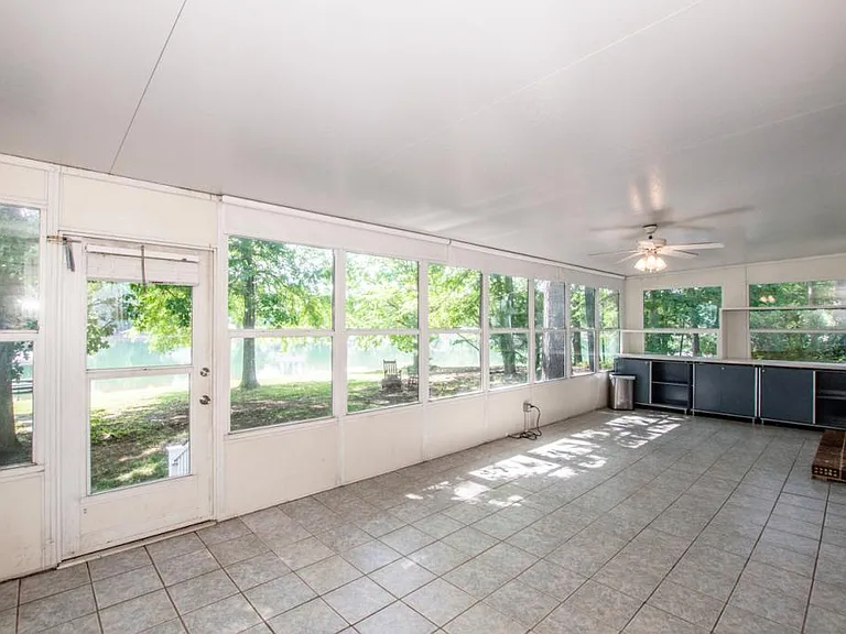 447 Kemp Rd — Photo 33