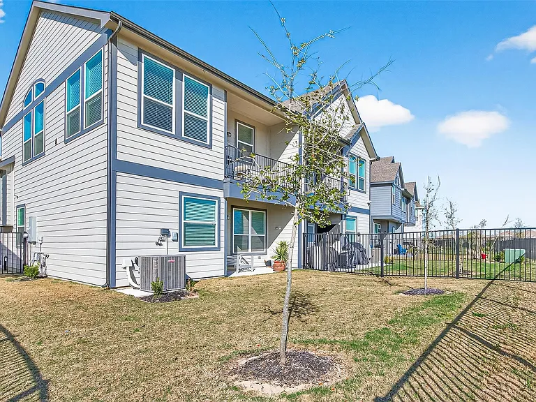 21163 Medina River Dr — Photo 28