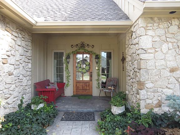 Charming front porch 