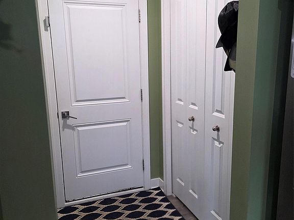 4th image of 683 Goldfinch Ln