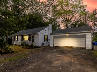 23 Woodford Dr, Bloomfield, CT 06002