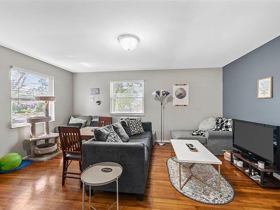 4th image of 9978 Lark Ave