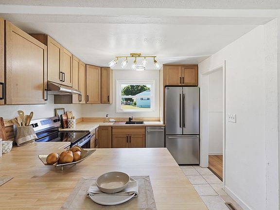 2nd image of 2839 W Sanson Ave