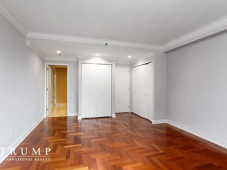 220 Riverside Blvd #21D — Photo 11