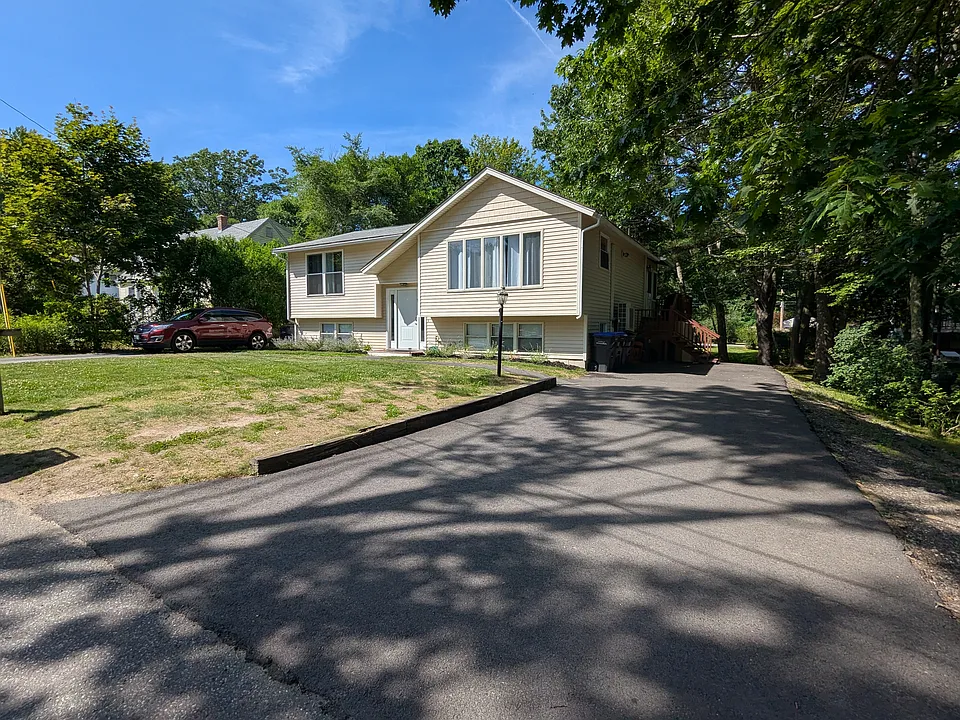 9 Smith Ave #A