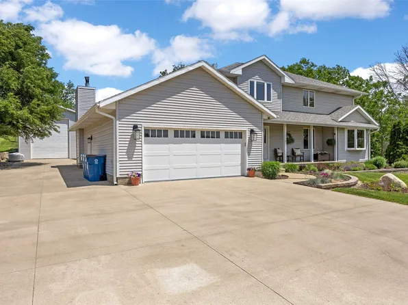 150 W Cemetery Rd, Fairfax, IA 52228