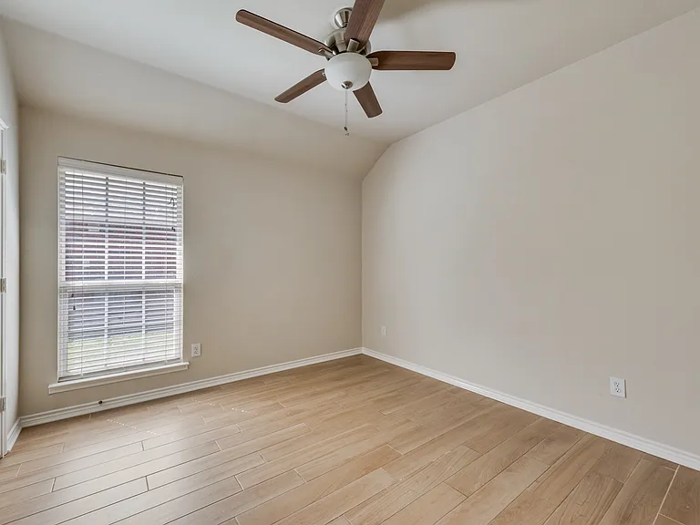 3806 Palace Pl — Photo 9