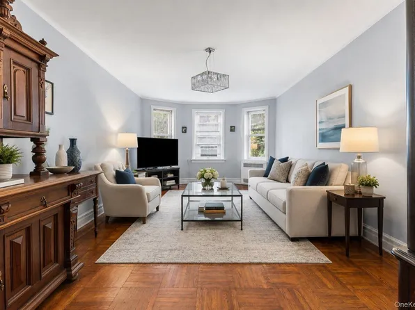 100 P Avenue #1, Brooklyn, NY 11204