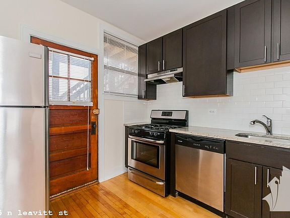 3rd image of 4535 N Leavitt St #521