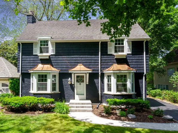 630 Sycamore Rd, Barrington, IL 60010