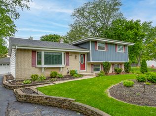 5S300 Tuthill Rd, Naperville, IL 60563