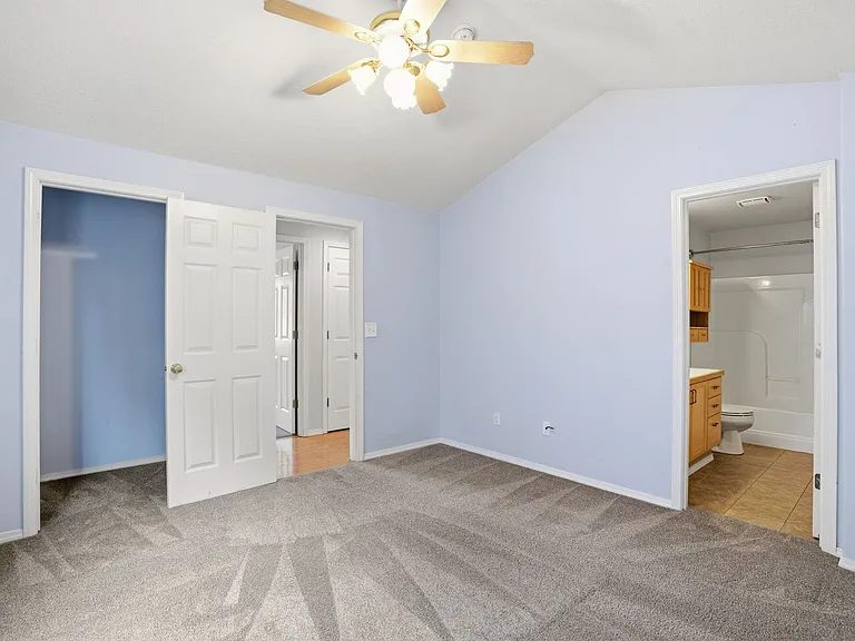 307 NW Angela Ln — Photo 16