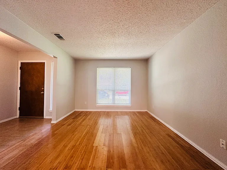 3117 Kingswood Dr — Photo 10