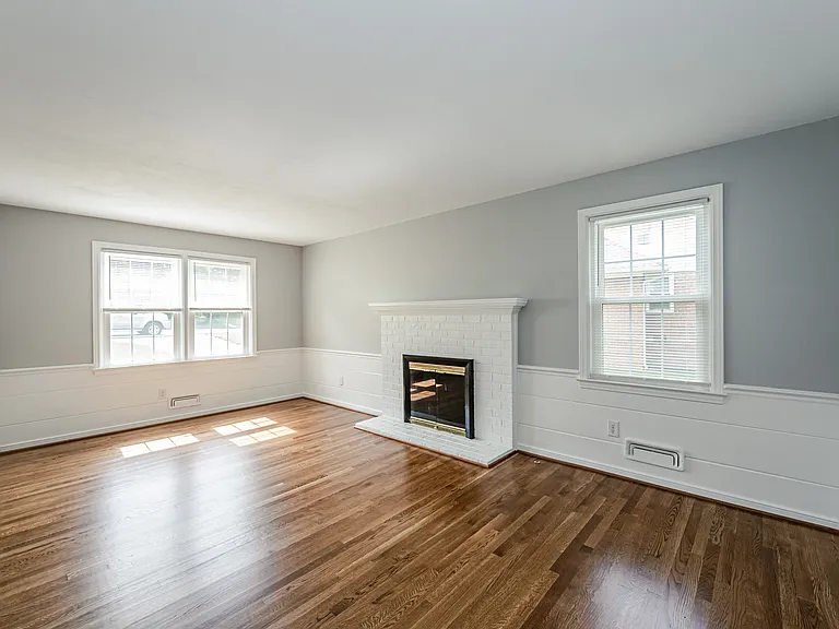 11402 Creekside Dr — Photo 5