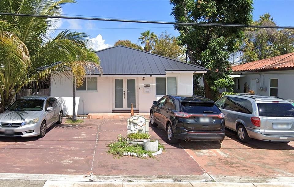 1st image of 1025 SW 12th St