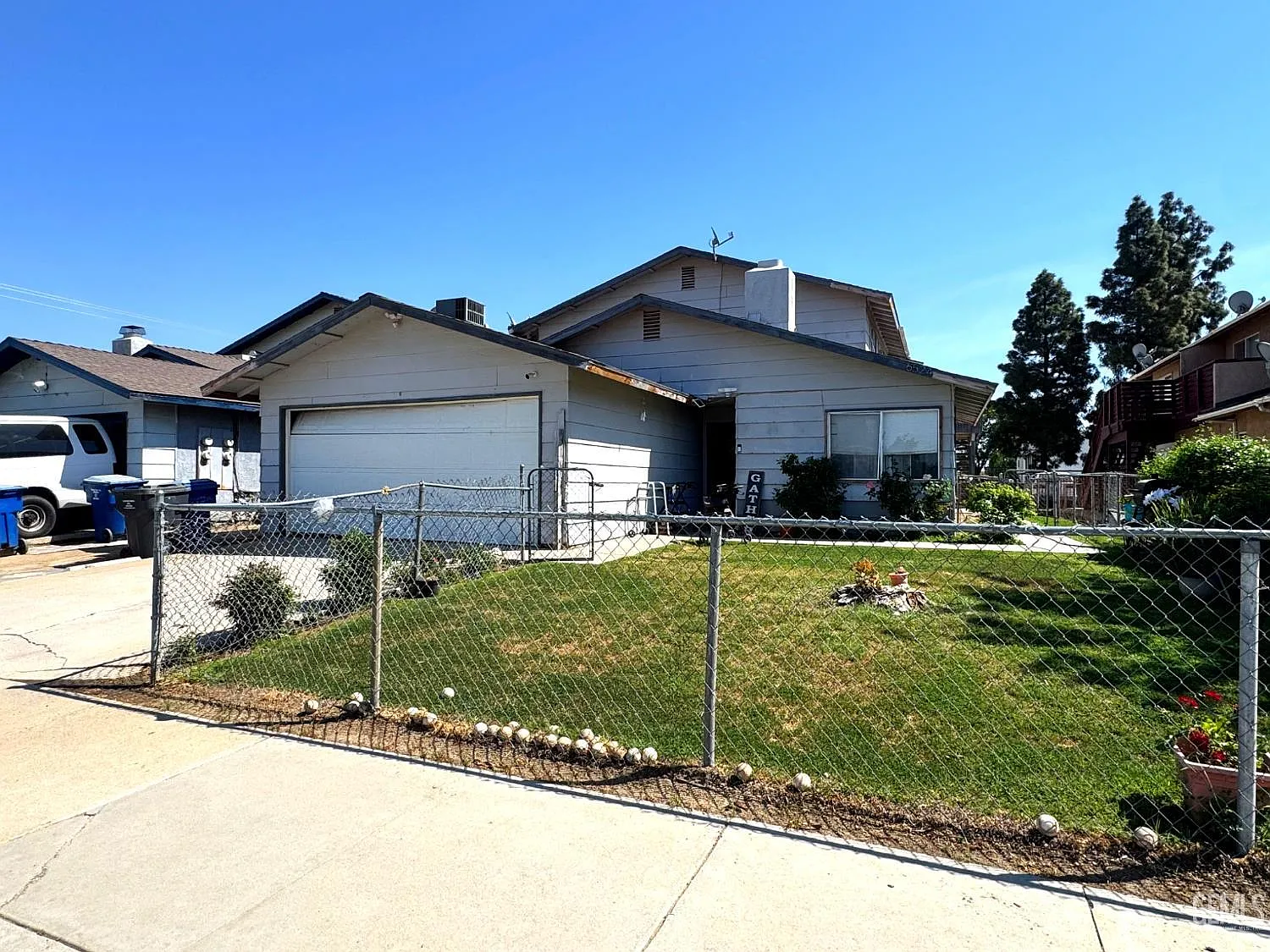 6524 Mohawk St photo 1