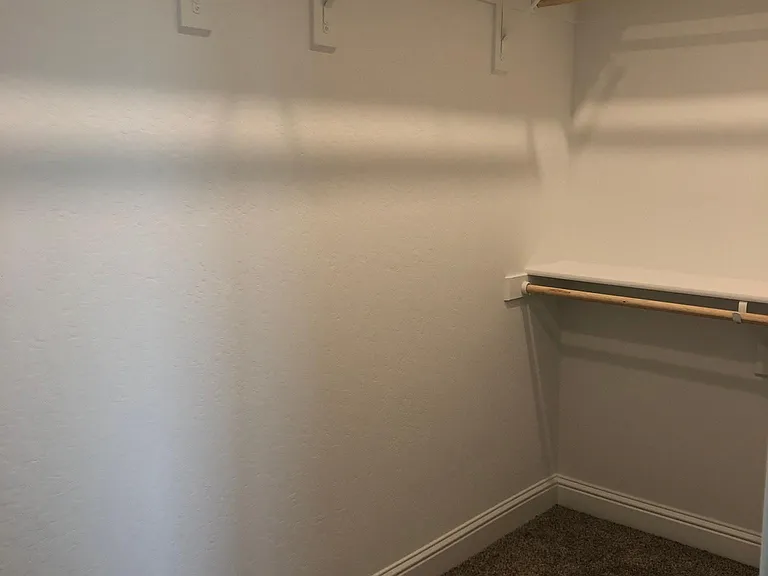 355 N McArthur Ave — Photo 16