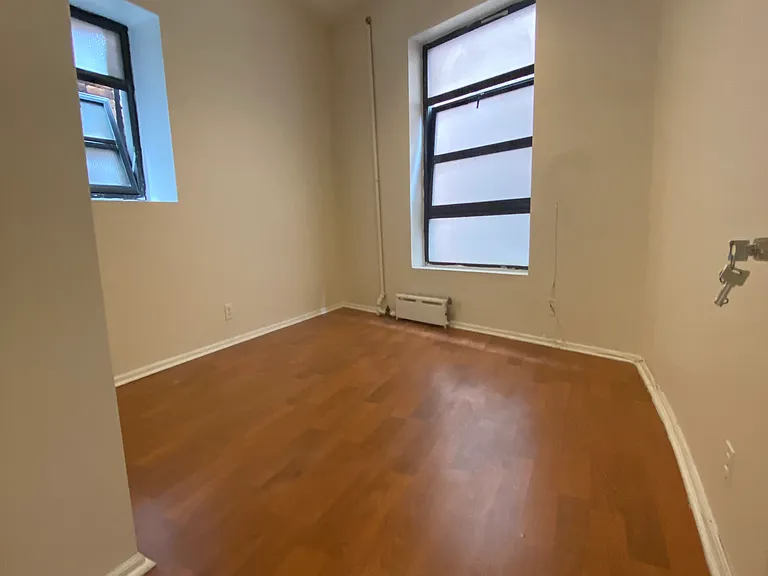 73 W 83rd St #5E — Photo 10