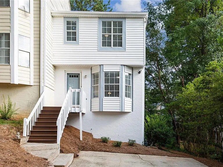 5212 Laurel Bridge Dr SE — Photo 1