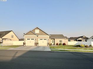 415 SW Cottonwood Dr, Hermiston, OR 97838