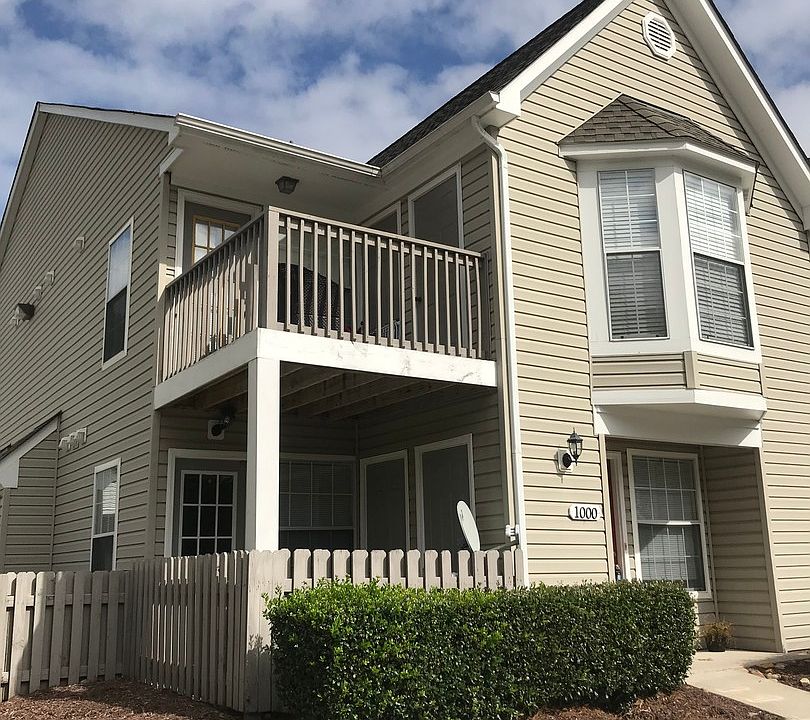 1st image of 1000 Pebblewood Dr