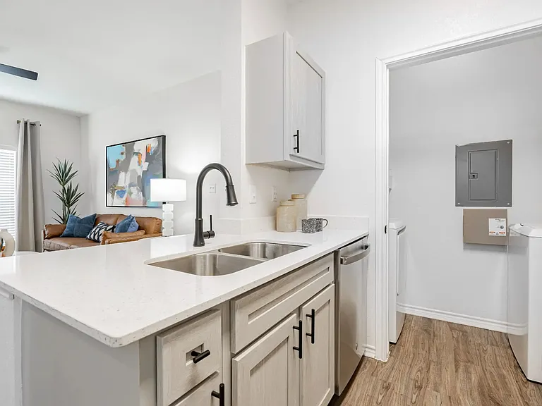 9th Street Apartments — Photo 11