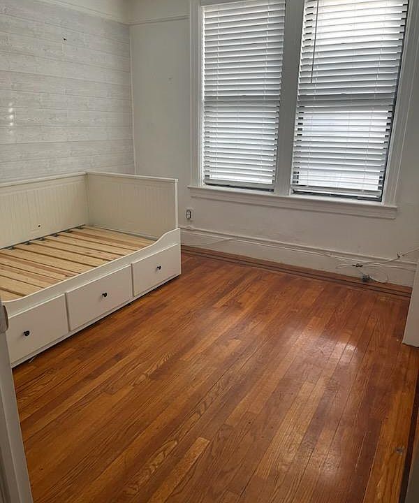 1st image of 456 City Island Ave