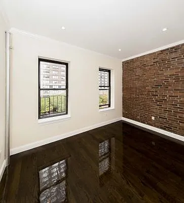 Rented by Icon Realty Management | media 12