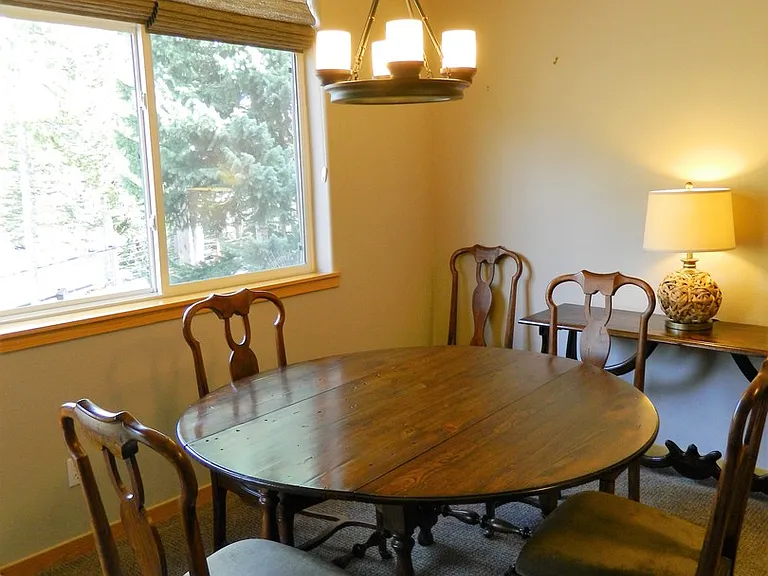 192 Robin Dr — Photo 5