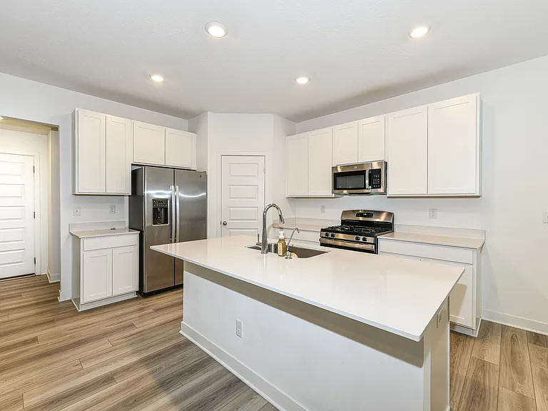 7199 Governors Row S — Photo 11