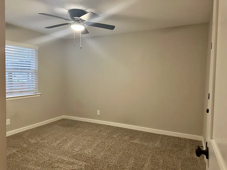 2970 Mark Twain Dr — Photo 15