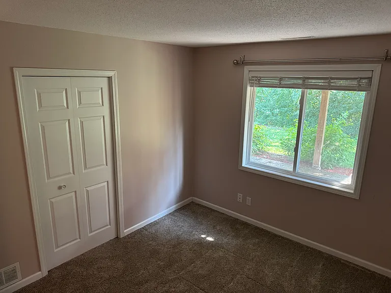 10237 Tarn Cir #10237 — Photo 17
