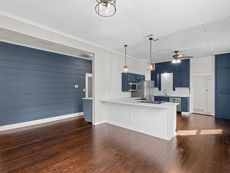718 W Monterey St — Photo 32