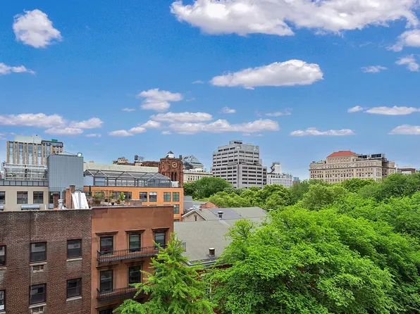 210 E 15th St APT 8P, New York, NY 10003