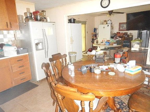 3rd image of 121 Millie Dr