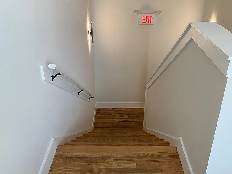606 N Main St #202 — Photo 8