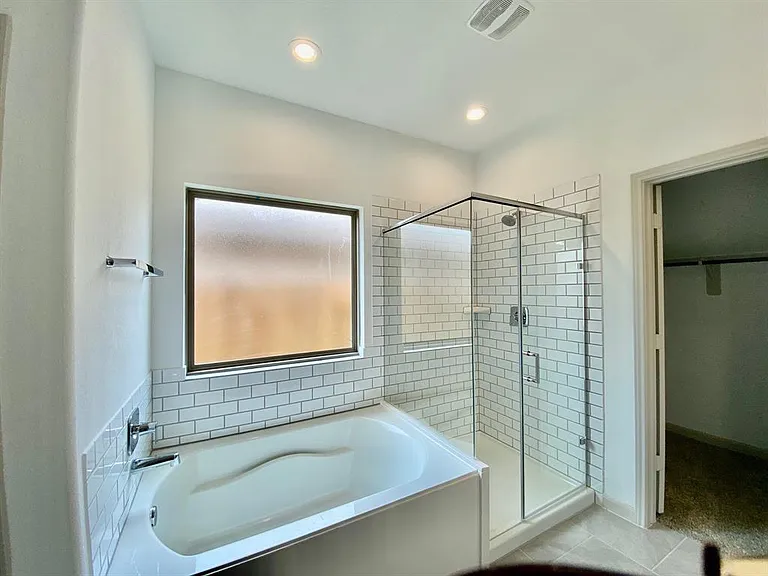 1515 Wells Manor Ln — Photo 10